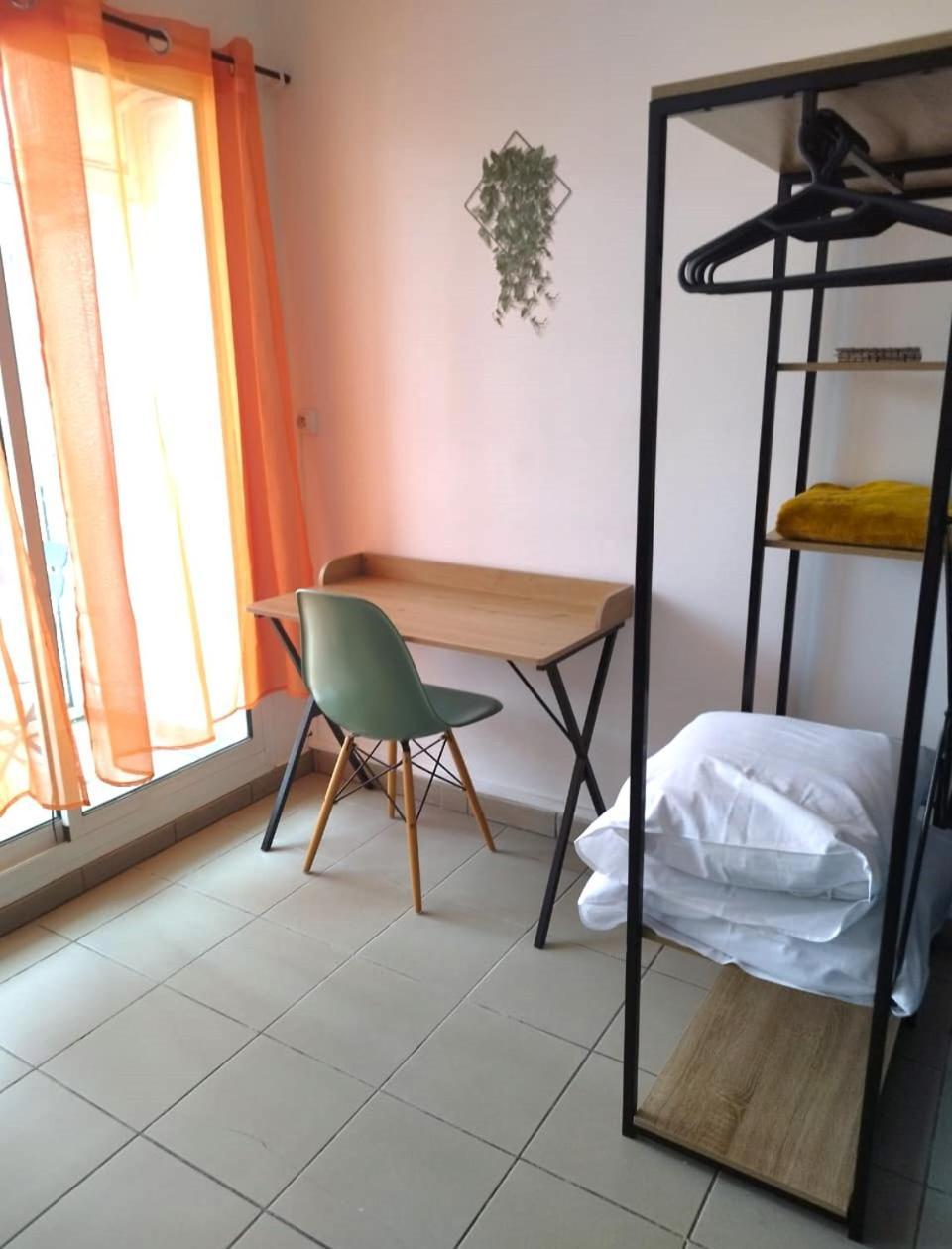 Comme Chez Soi - Studio Tout Equipe - By Sister Home Saint-Denis Exteriör bild