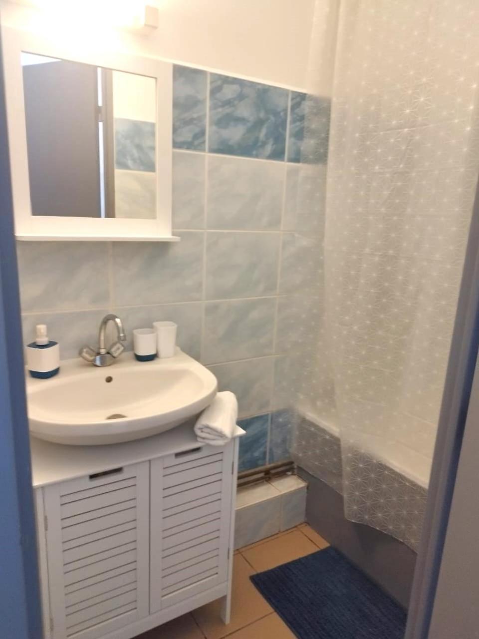Comme Chez Soi - Studio Tout Equipe - By Sister Home Saint-Denis Exteriör bild